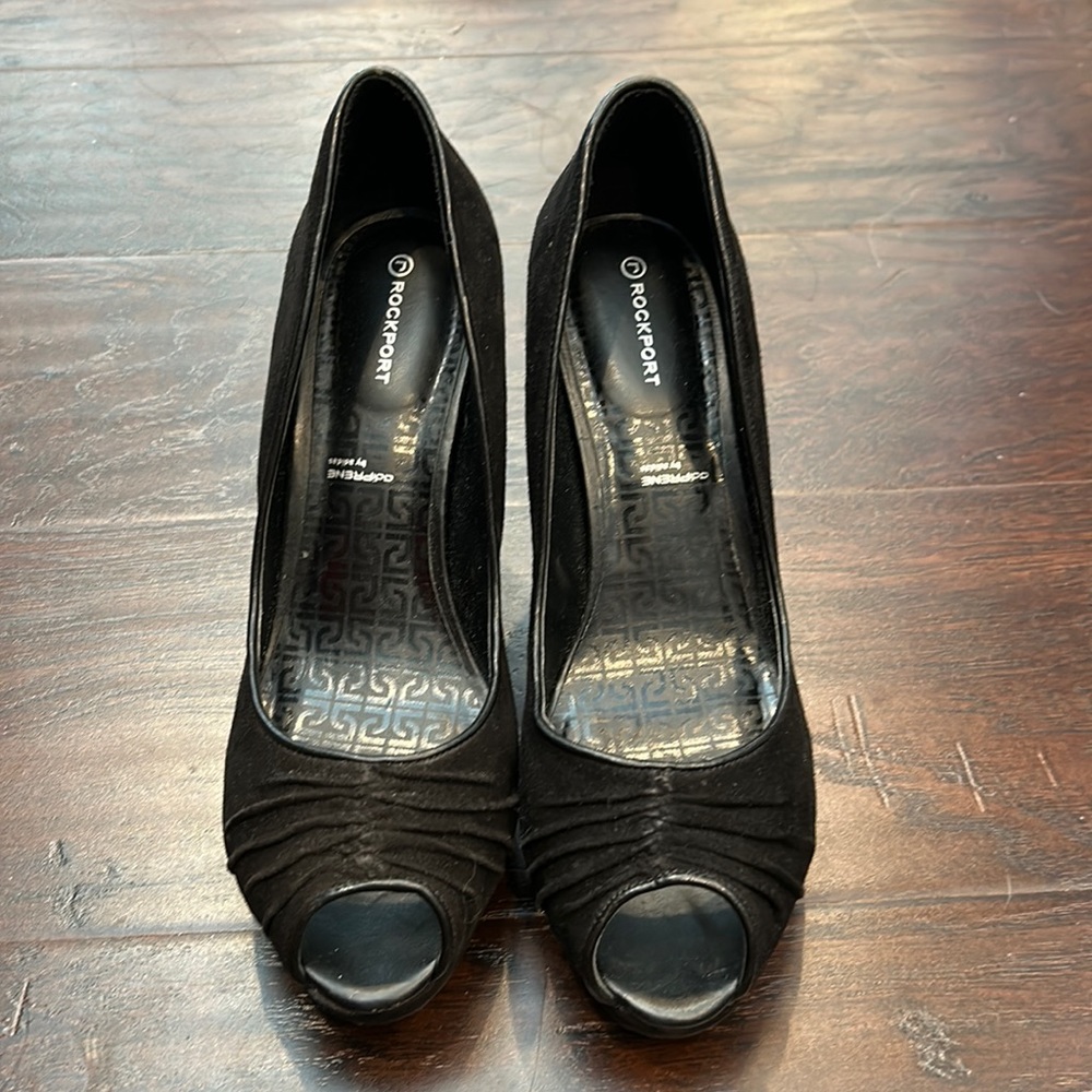 ROCKPORT Open-toe 4-inch suede pumps.